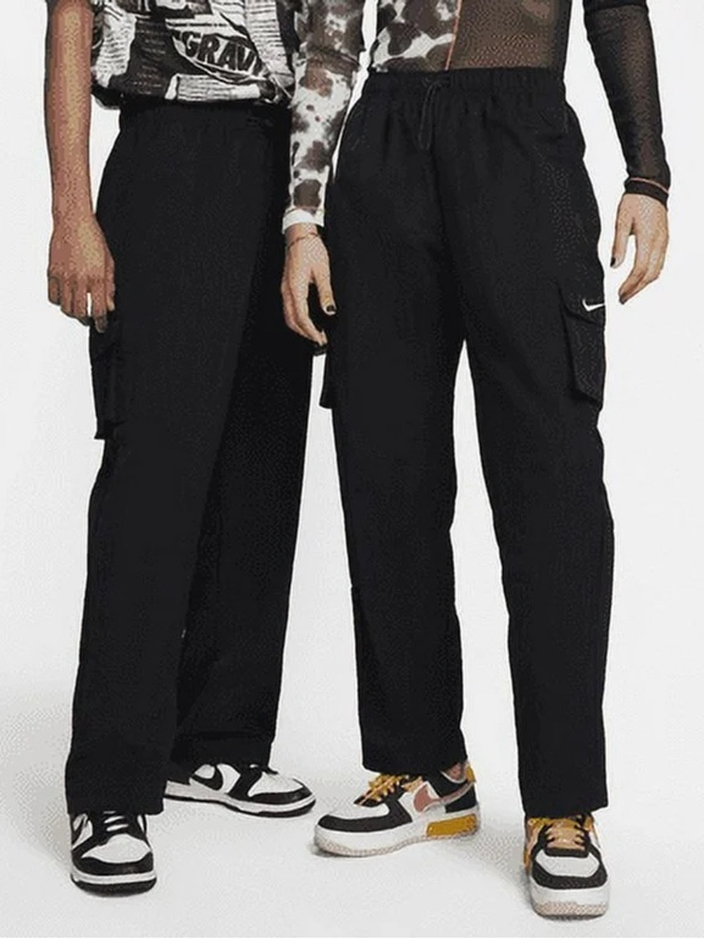 NWT Nike High-Rise Woven Cargo Pants